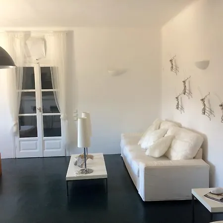 Beach House * Ftelia (Mykonos)